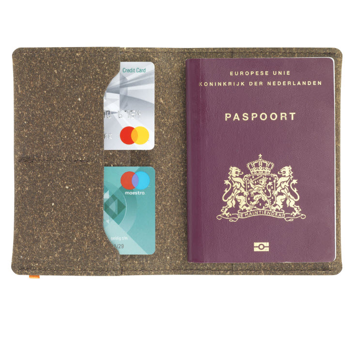Recycled Leather Passport Holder - Afbeelding 3